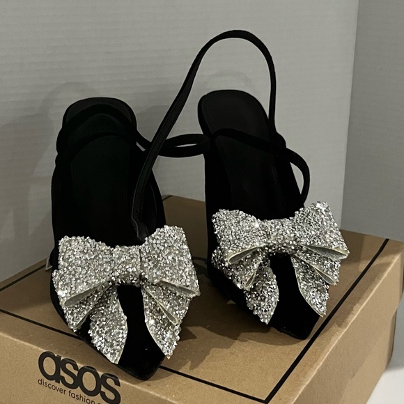 ASOS Velvet heeled mule!! Never worn- gorgeous bows on top! Size 7 - Picture 5 of 10